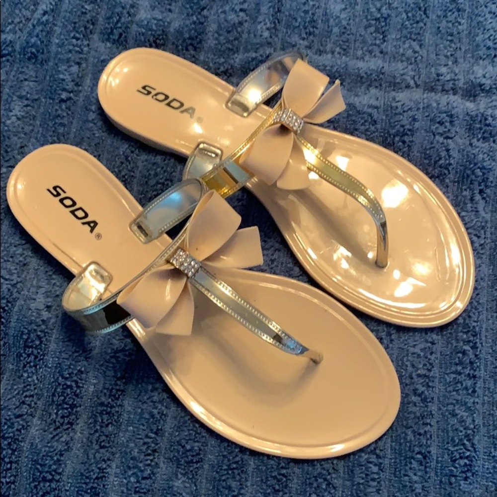 Ladies sandals